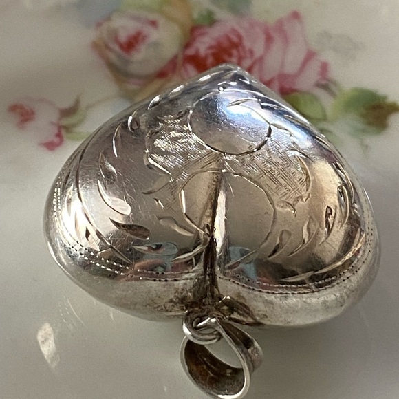 Large Vtg Sterling Puffy Heart Double Sided Pendant - Picture 5 of 7